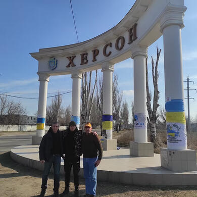 Prayer walk in Kherson early in the war